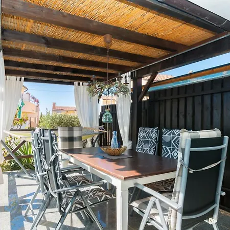 House Mara Μεντουλίν