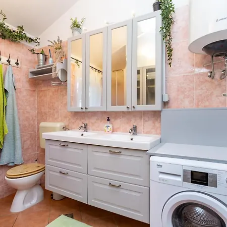 House Mara Apartman *